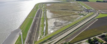 Twin Dyke: innovative combination of flood protection and salt water farming